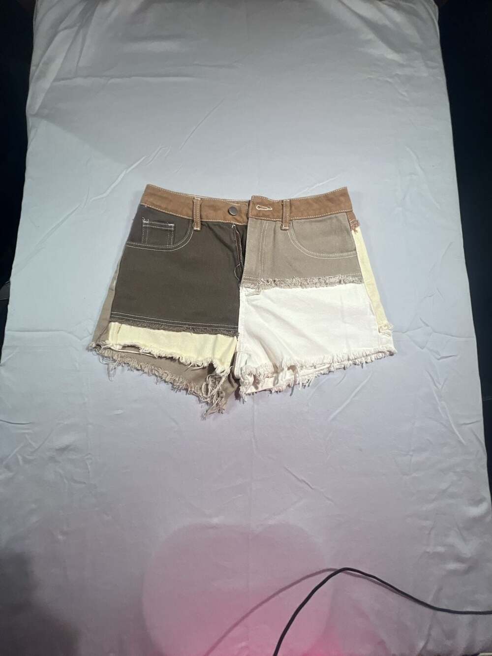 Colorblock Patchwork Raw Hem Denim Shorts Size S